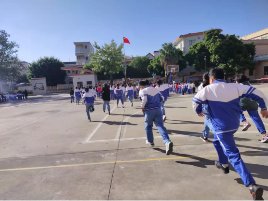 加強(qiáng)消防演練，共筑安全校園