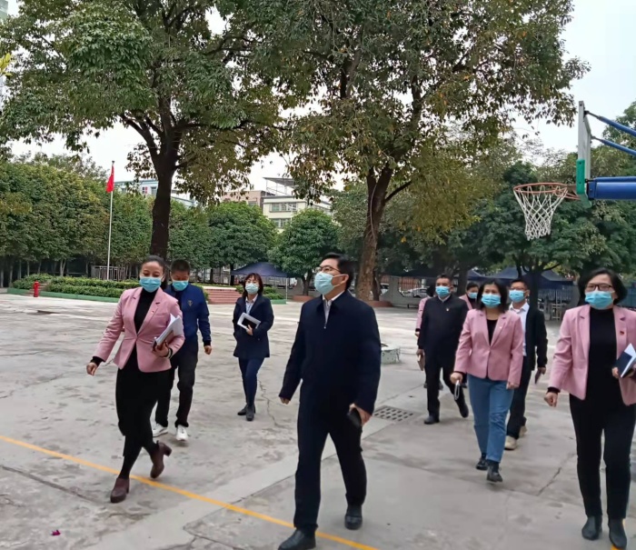 百年大計(jì)，教育為本