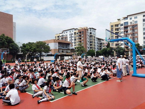 消防疏散常演練，安全意識記心間