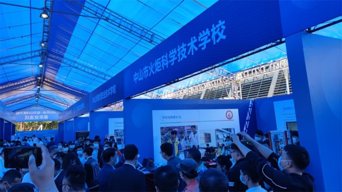 揚(yáng)科技特色 展創(chuàng)新特長(zhǎng)