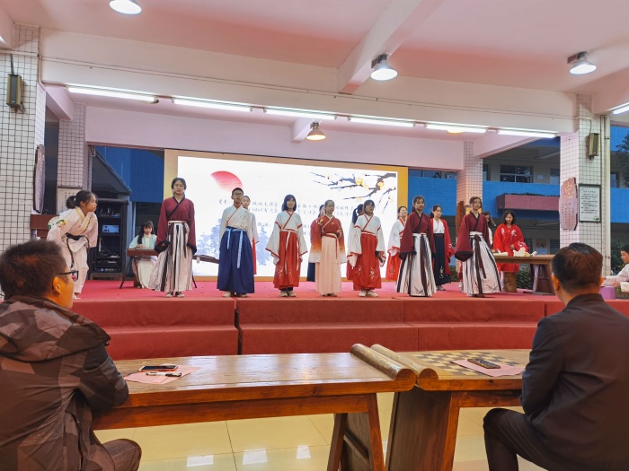 誦優(yōu)秀傳統(tǒng)之經(jīng)典，承民族文化之魂魄