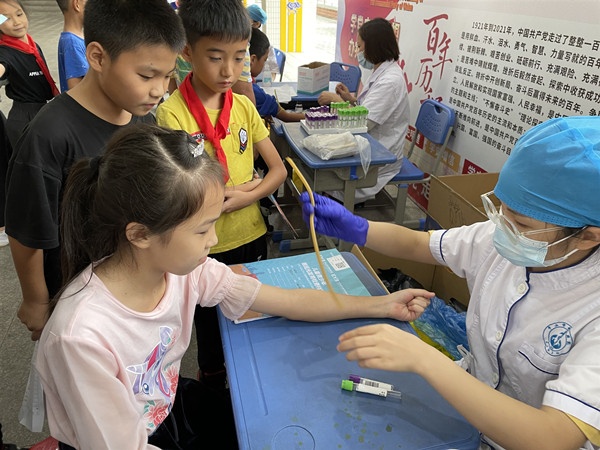 關(guān)愛學(xué)生，健康成長