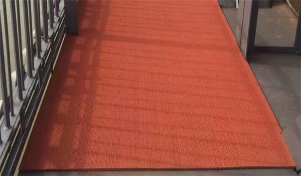 預制式環(huán)保橡膠卷材跑道