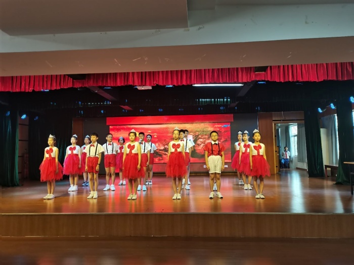 開發(fā)區(qū)二小舉行“黨的盛典，人民的節(jié)日”慶祝中國共產黨成立100周年系列主題活動之紅色經典誦讀大賽