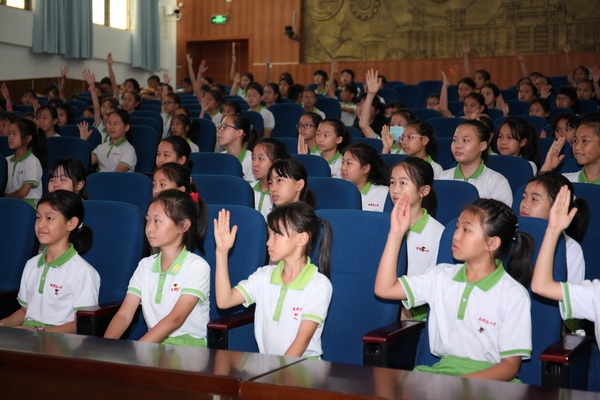 呵護花季　伴你成長