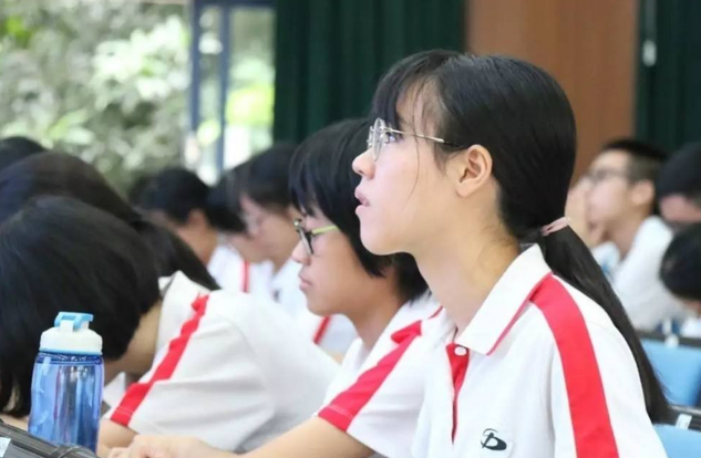 課后延時服務(wù)“副作用”來了，老師身心俱疲，家長更是有苦難言