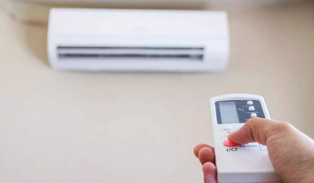 教室吹空調(diào)收取費用，每人每天三元引發(fā)家長爭議，教師直言素質(zhì)差