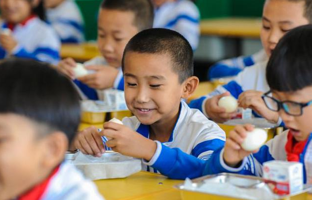 “睡眠令”落地，各地中小學(xué)調(diào)整到校時間，家長表示新問題出現(xiàn)