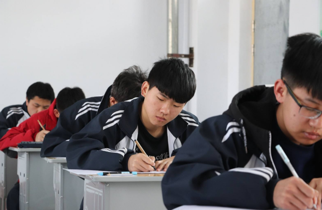 高考中，為什么要提前5分鐘發(fā)試卷？其中的深意你知道嗎