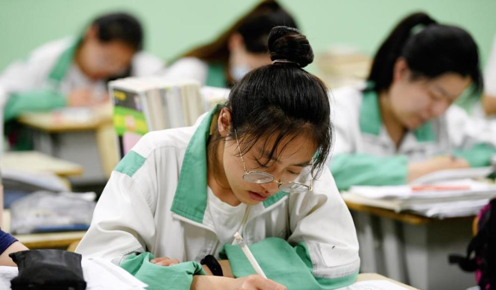 8000字繳文，0分高考卷，當(dāng)年那個(gè)叛逆的河南女生，如今在哪？