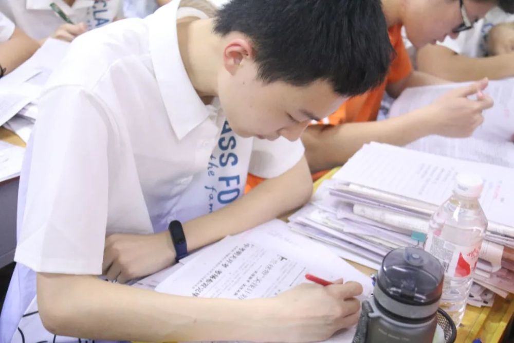 2022高考難度或創(chuàng)“新高”？部分考生恐無緣本科，逆襲幾率并不高