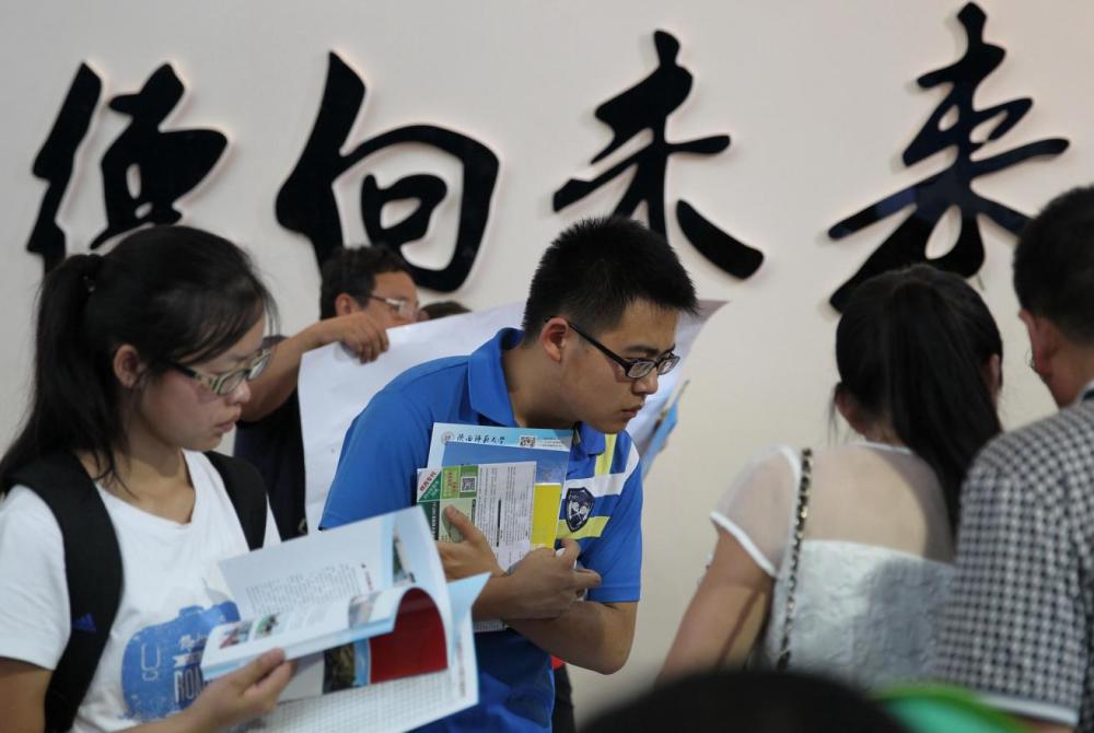 高考狀元為何不選師范和醫(yī)學(xué)專業(yè)？并非職業(yè)歧視，其中的緣由在此