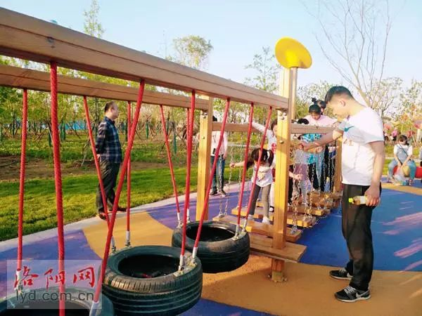 體育公園器材區(qū) 體育公園器材區(qū)