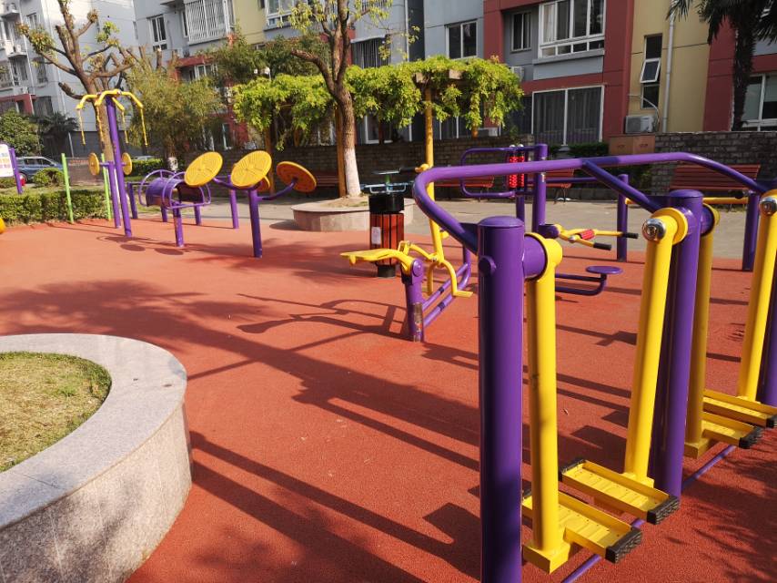 上海市崇明區(qū)堡北村24隊(duì)倉(cāng)庫(kù)健身點(diǎn)