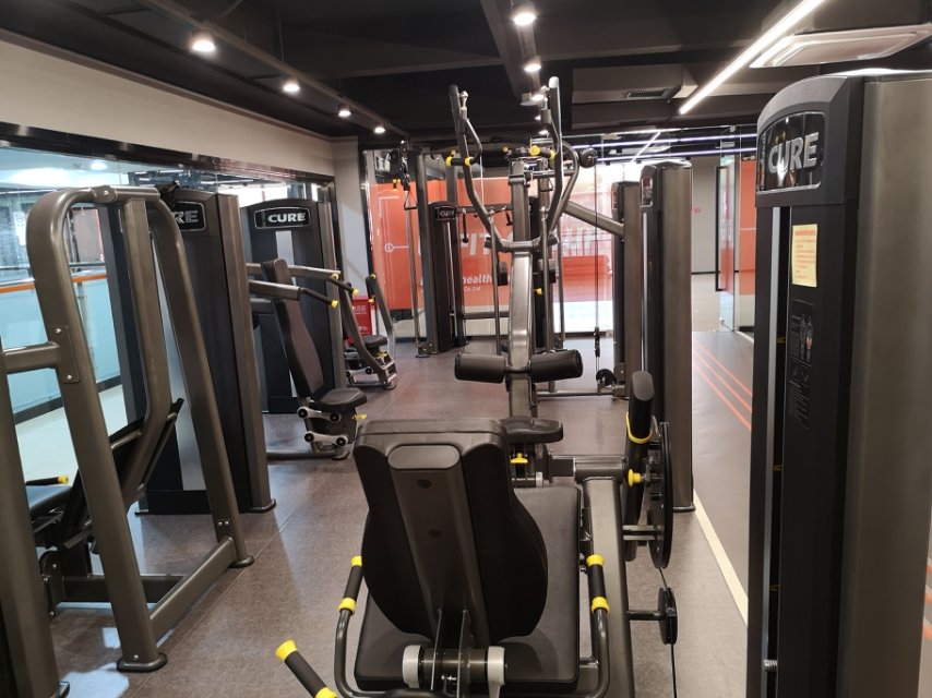 長(zhǎng)寧區(qū)新華社區(qū)市民健身房