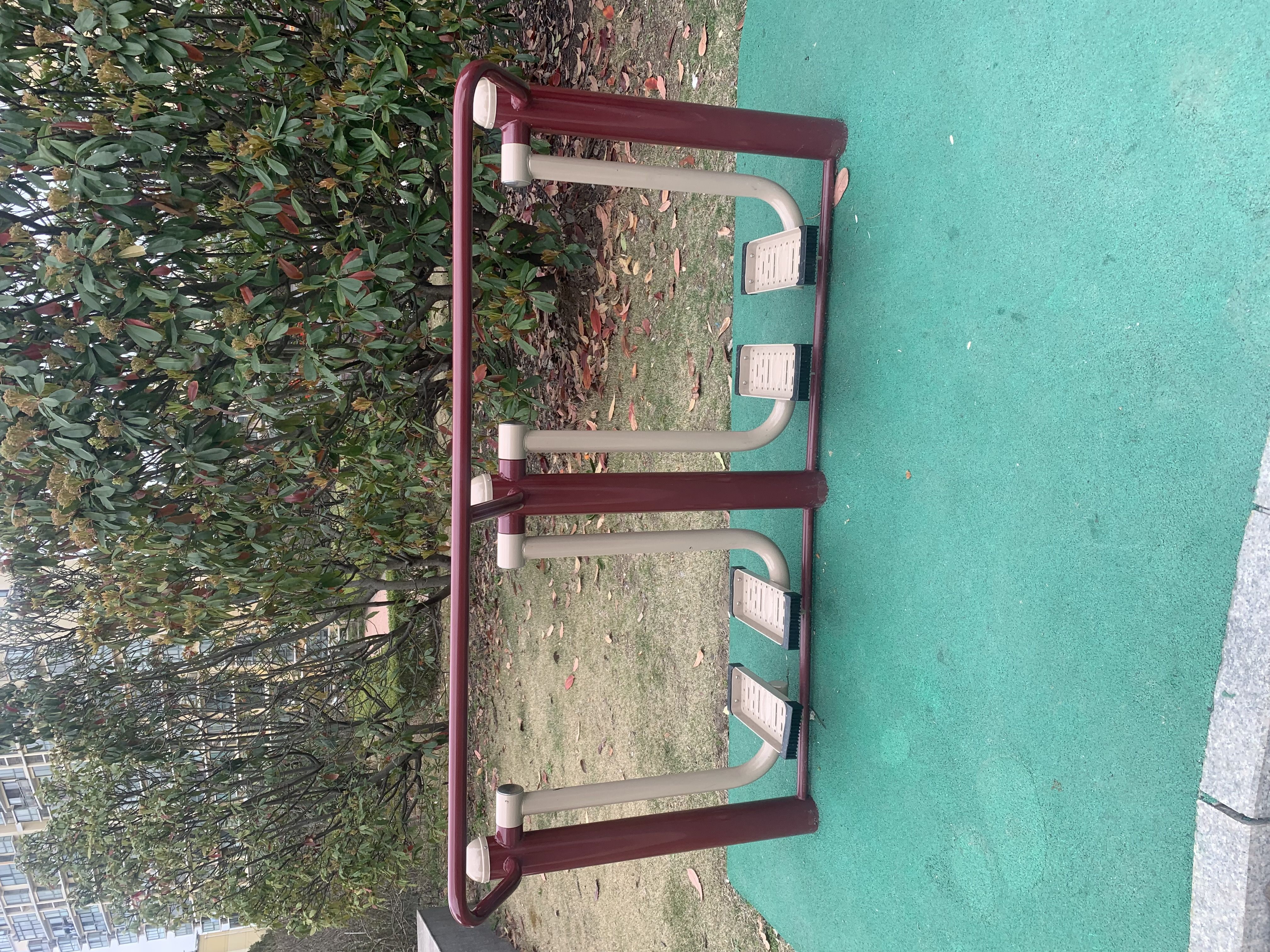 二位太空漫步機(jī)