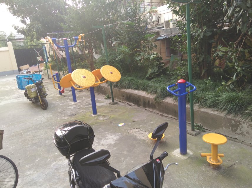 靜安區(qū)曹家渡街道中行居委健身點 （萬航渡路623弄）