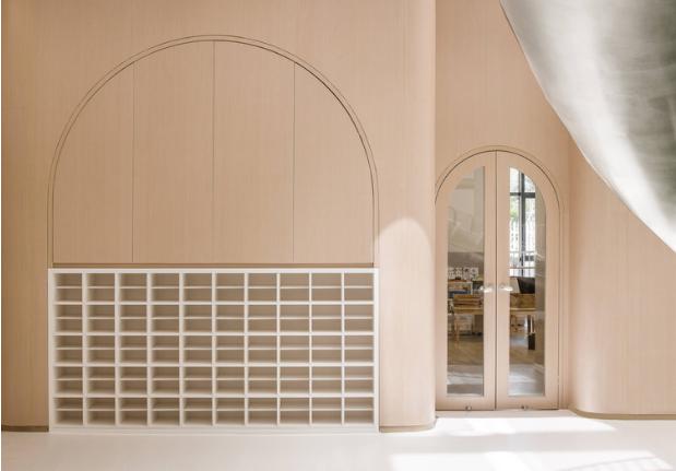 極簡設(shè)計(jì)的幼兒園成為孩子釋放天性的樂園 極簡設(shè)計(jì)的幼兒園成為孩子釋放天性的樂園