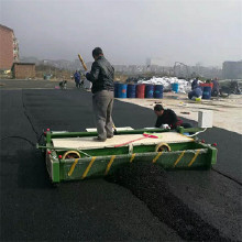 自動(dòng)塑膠跑道攤鋪機(jī) 無極調(diào)速塑膠跑道鋪設(shè)機(jī) 操場(chǎng)鋪裝機(jī)價(jià)格