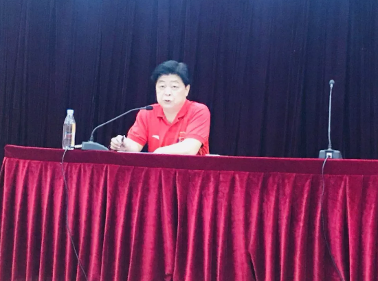 運(yùn)動(dòng)場